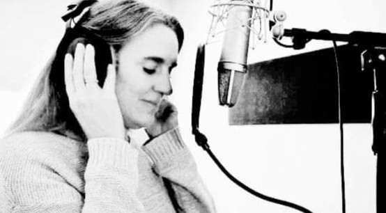 Myrthe Buijs singing